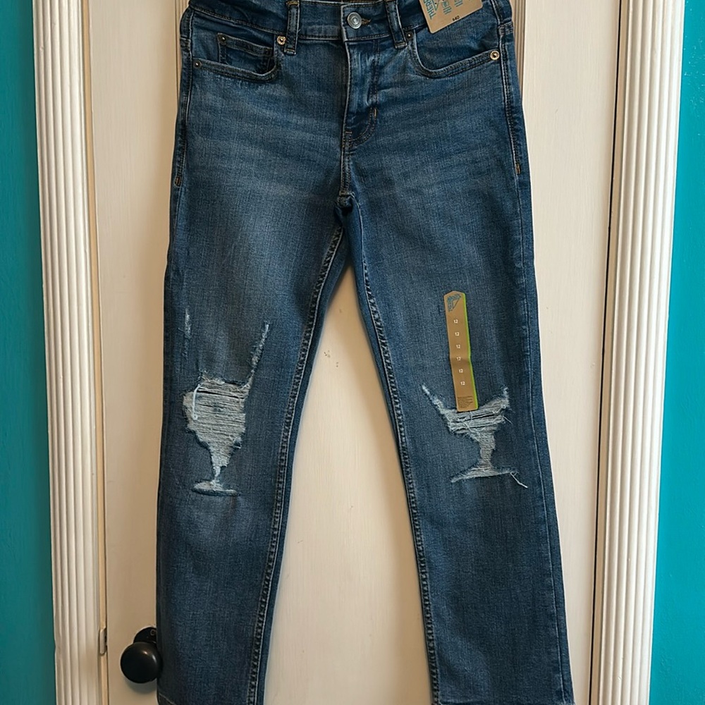 The Abouts boys straight leg destructive jeans (NEW)!